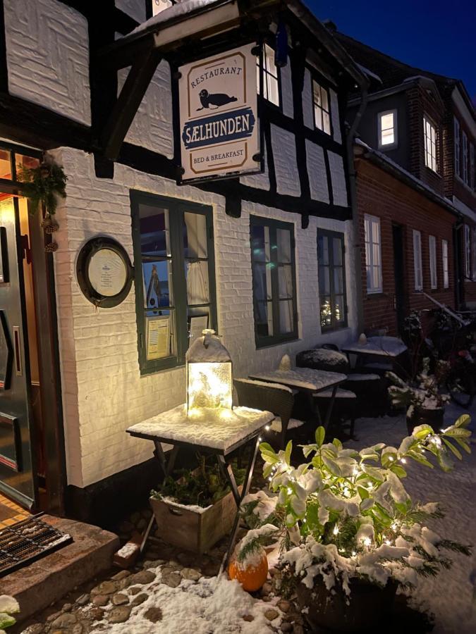 Restaurant Saelhunden Bed and Breakfast Ribe Exteriör bild